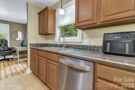 18 Mctindal Circle Asheville NC 28803