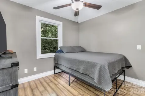 18 Mctindal Circle Asheville NC 28803