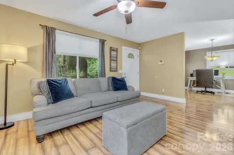 18 Mctindal Circle Asheville NC 28803