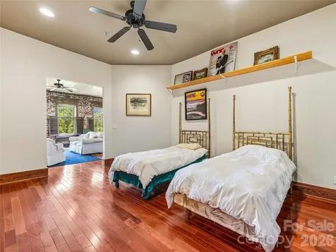 33 Patton Avenue Asheville NC 28801