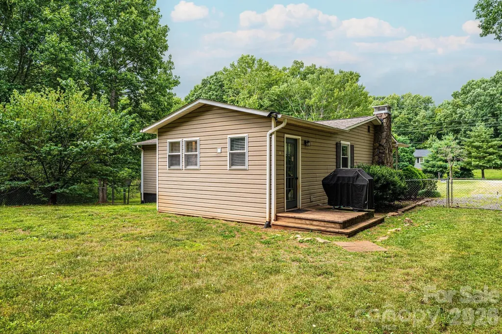 2729 Horseford Road Lenoir NC 28645