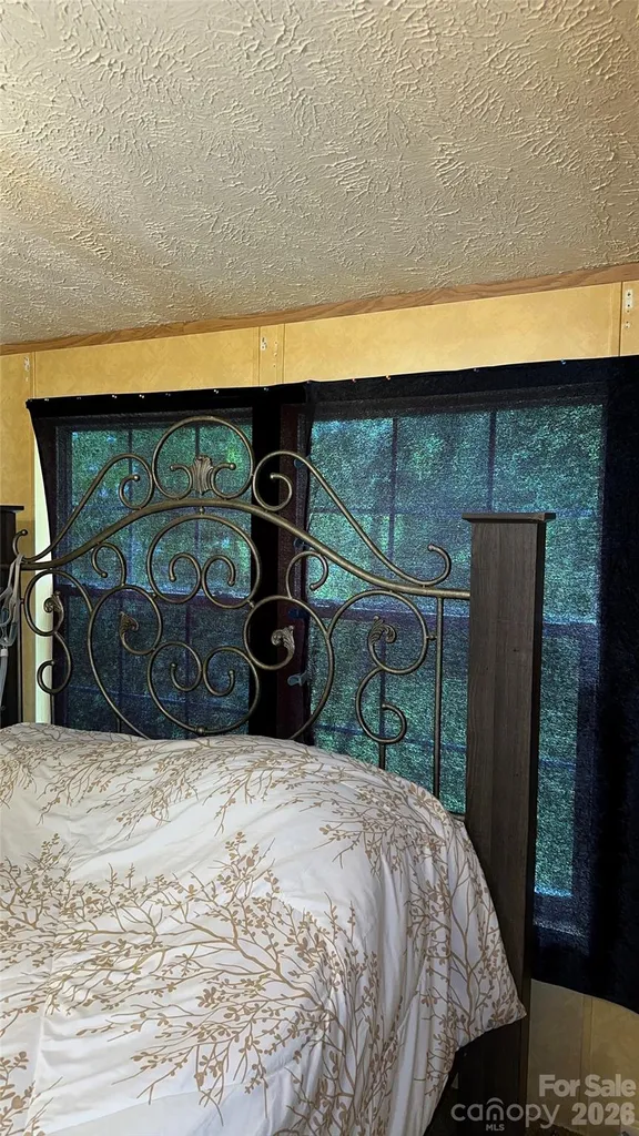 294 E Lester Lane Hendersonville NC 28739