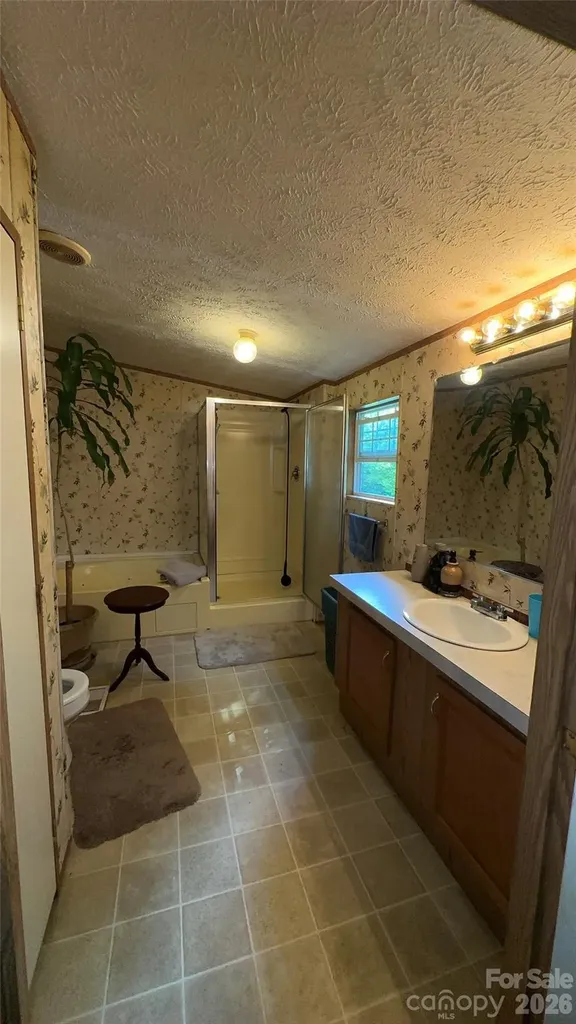 294 E Lester Lane Hendersonville NC 28739