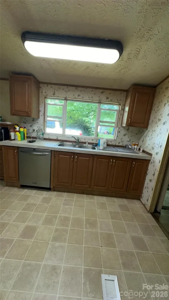 294 E Lester Lane Hendersonville NC 28739