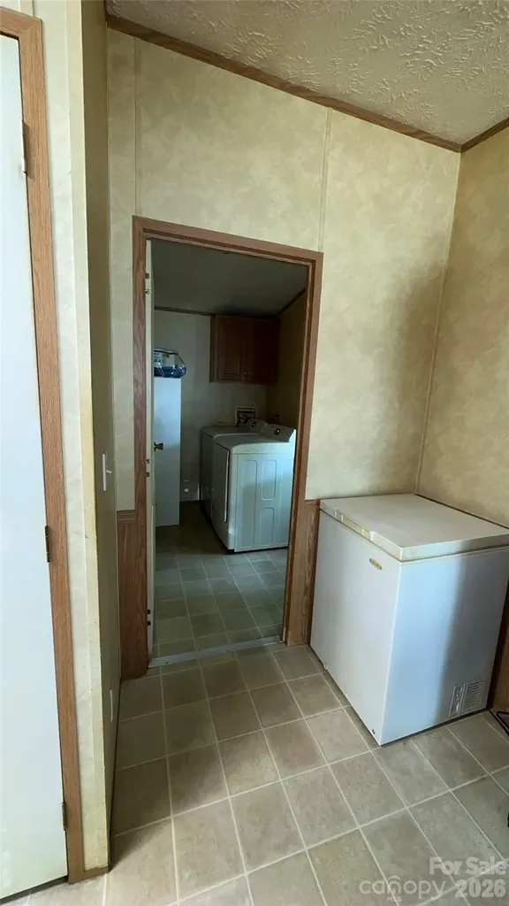 294 E Lester Lane Hendersonville NC 28739