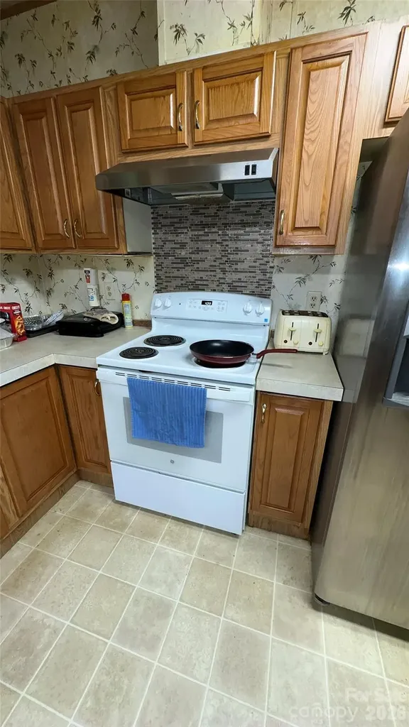 294 E Lester Lane Hendersonville NC 28739