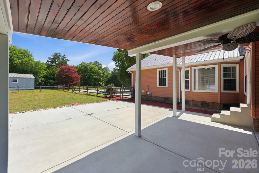 4650 Nc 801 Highway Woodleaf NC 27054