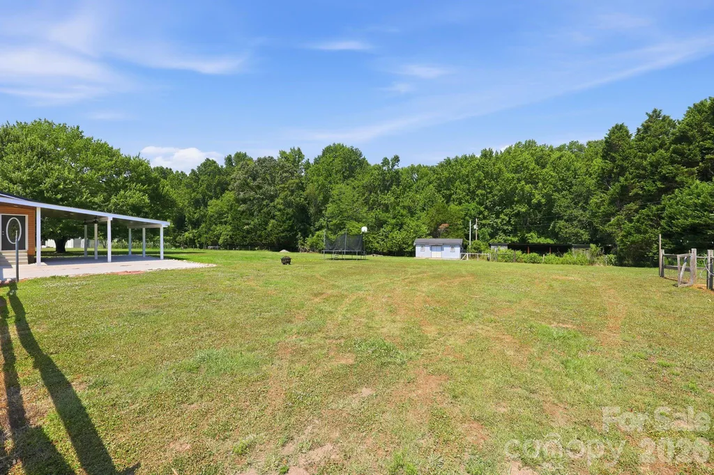 4650 Nc 801 Highway Woodleaf NC 27054