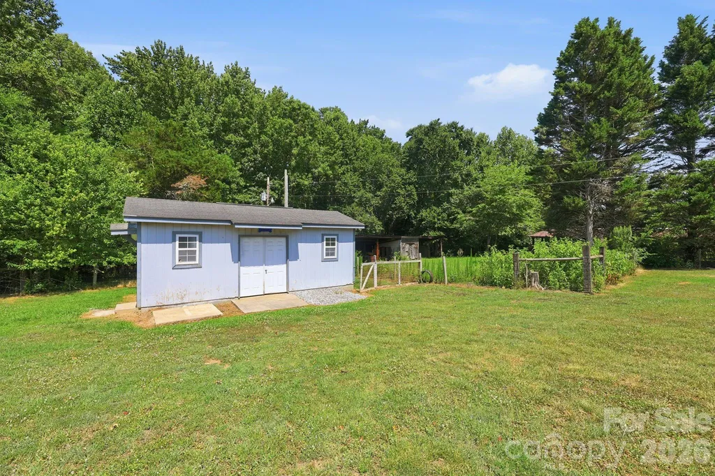 4650 Nc 801 Highway Woodleaf NC 27054