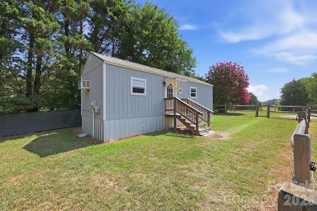 4650 Nc 801 Highway Woodleaf NC 27054