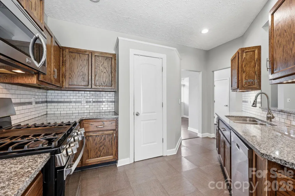 4650 Nc 801 Highway Woodleaf NC 27054