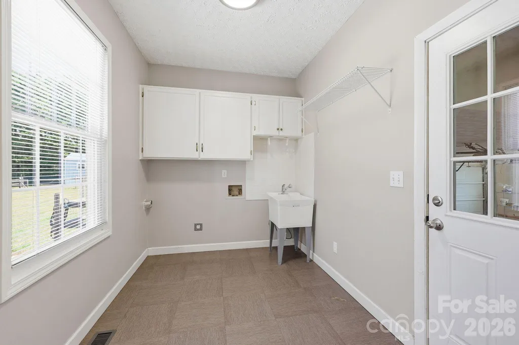 4650 Nc 801 Highway Woodleaf NC 27054