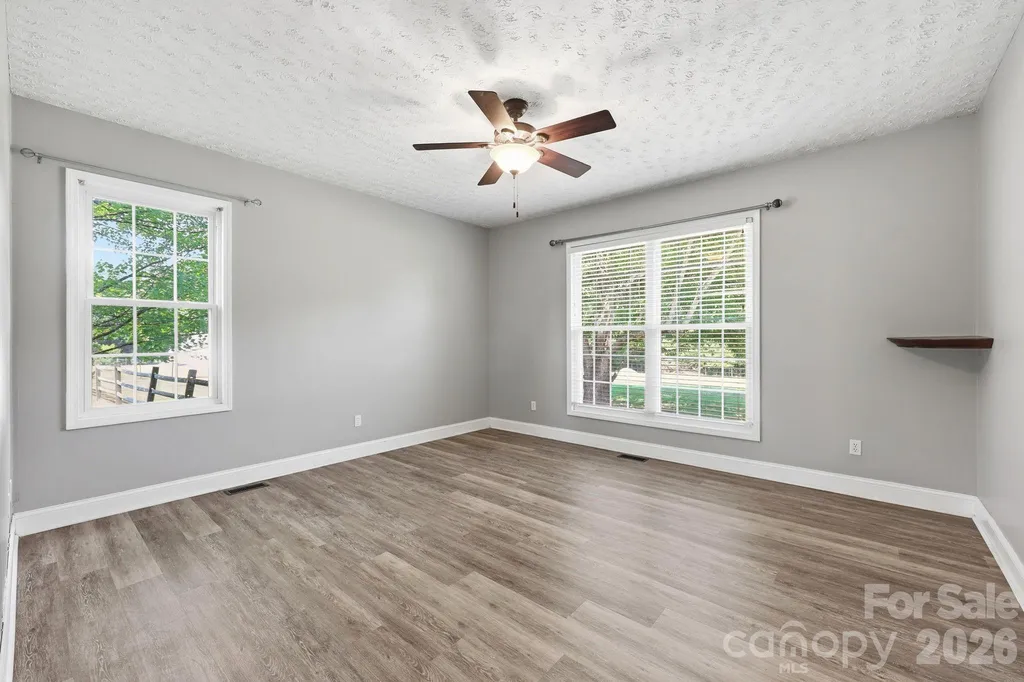 4650 Nc 801 Highway Woodleaf NC 27054