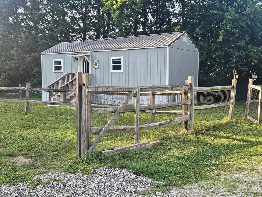 4650 Nc 801 Highway Woodleaf NC 27054