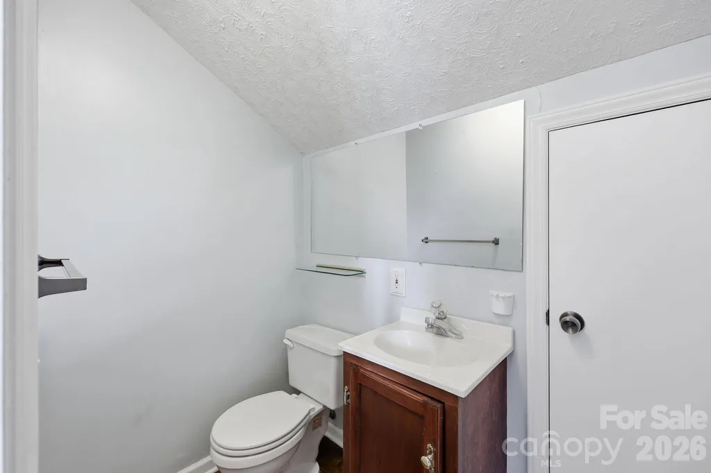 4650 Nc 801 Highway Woodleaf NC 27054