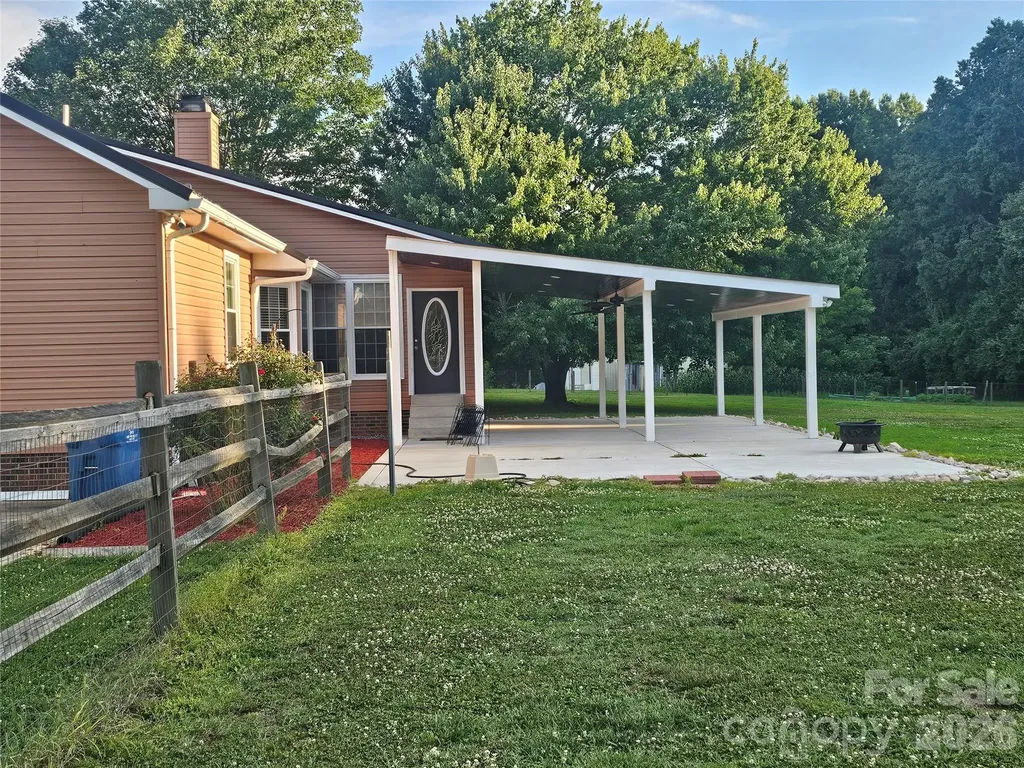4650 Nc 801 Highway Woodleaf NC 27054