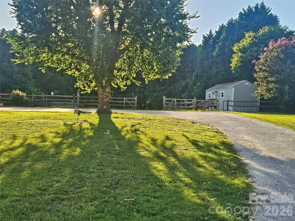 4650 Nc 801 Highway Woodleaf NC 27054