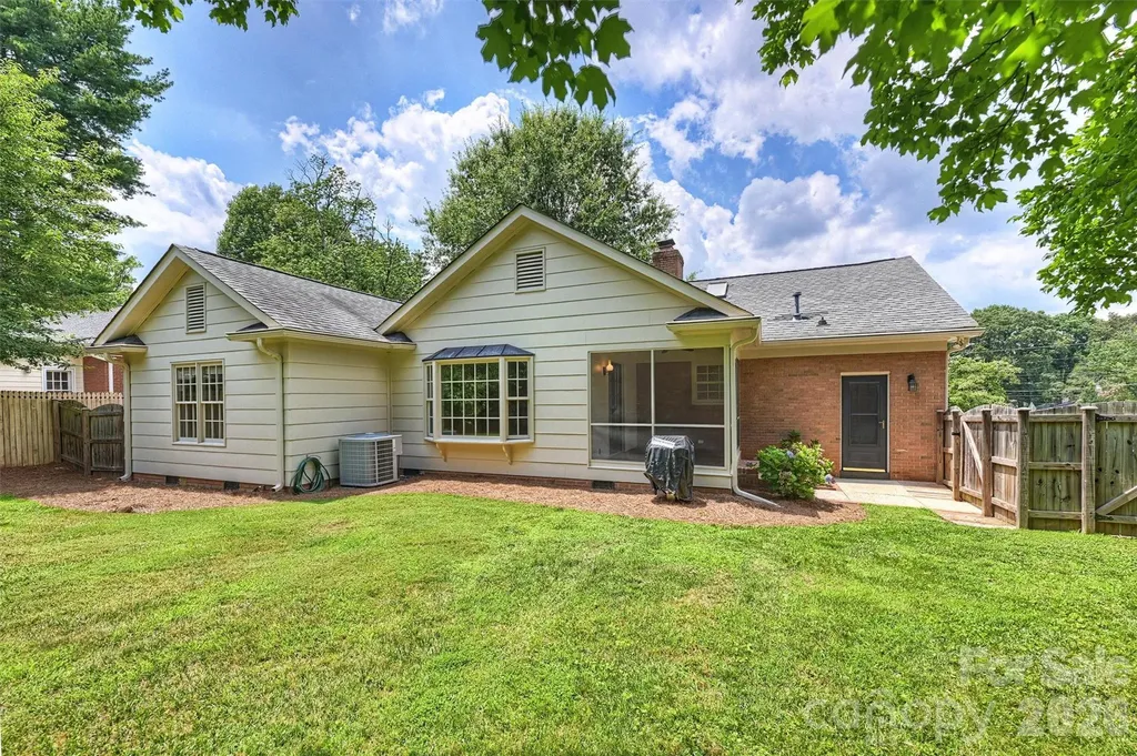 4307 Glenfall Avenue Charlotte NC 28210