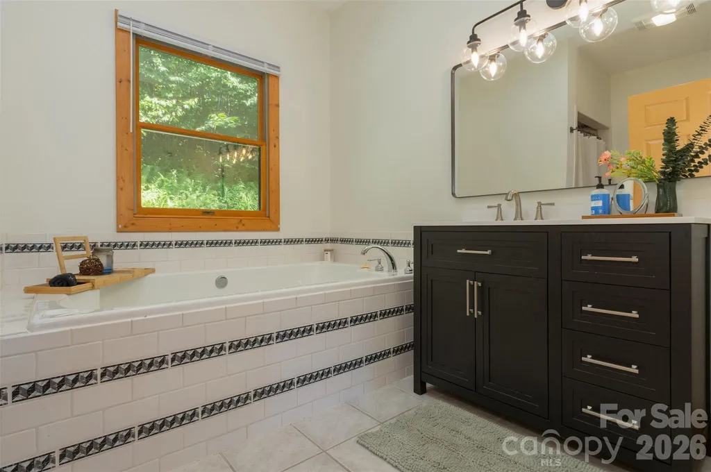 3182 El Miner Drive Mars Hill NC 28754
