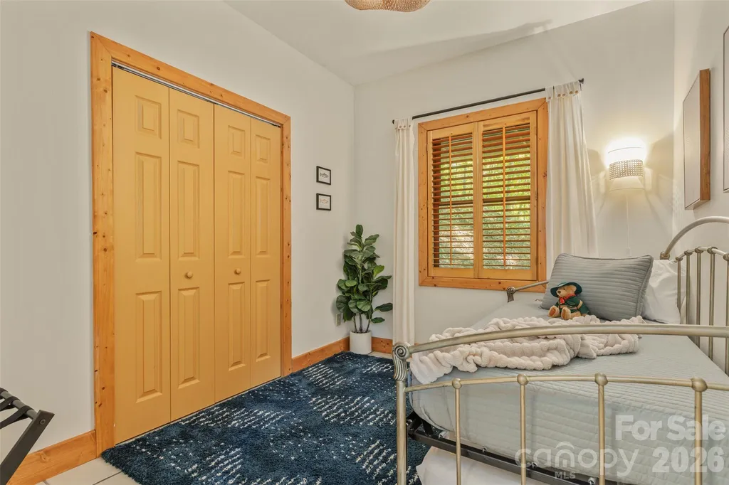 3182 El Miner Drive Mars Hill NC 28754