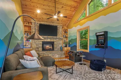 3182 El Miner Drive Mars Hill NC 28754