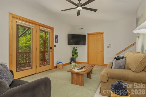 3182 El Miner Drive Mars Hill NC 28754