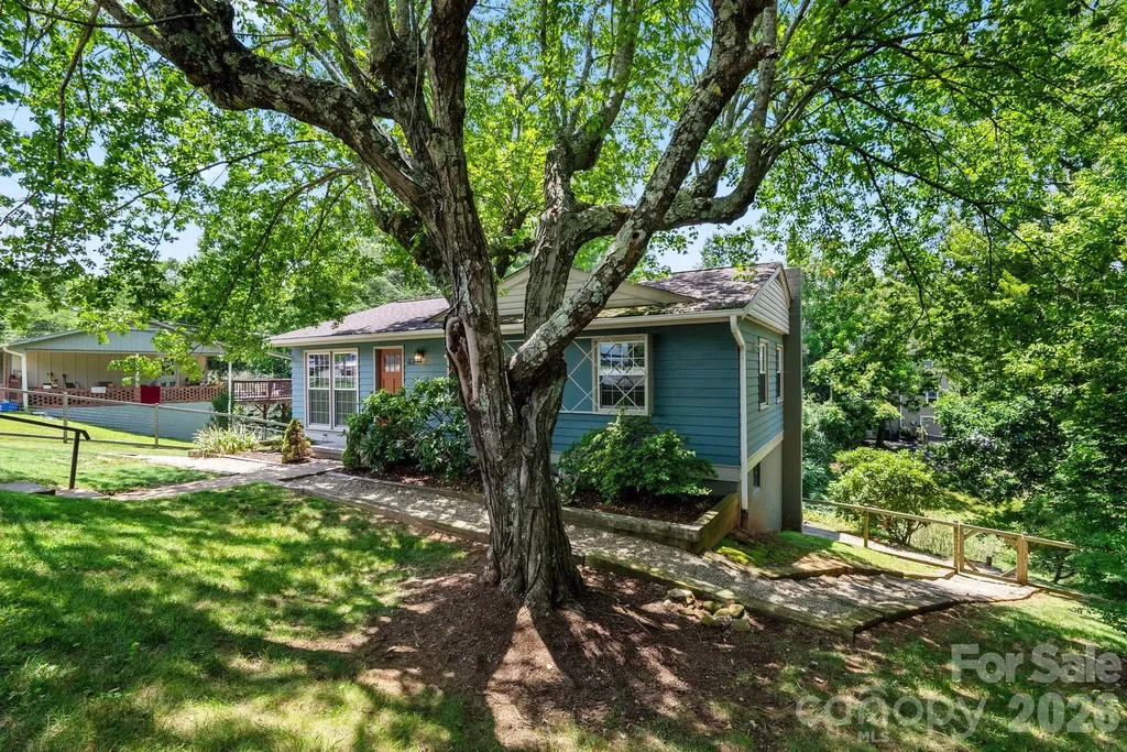 62 1st Street Asheville NC 28803