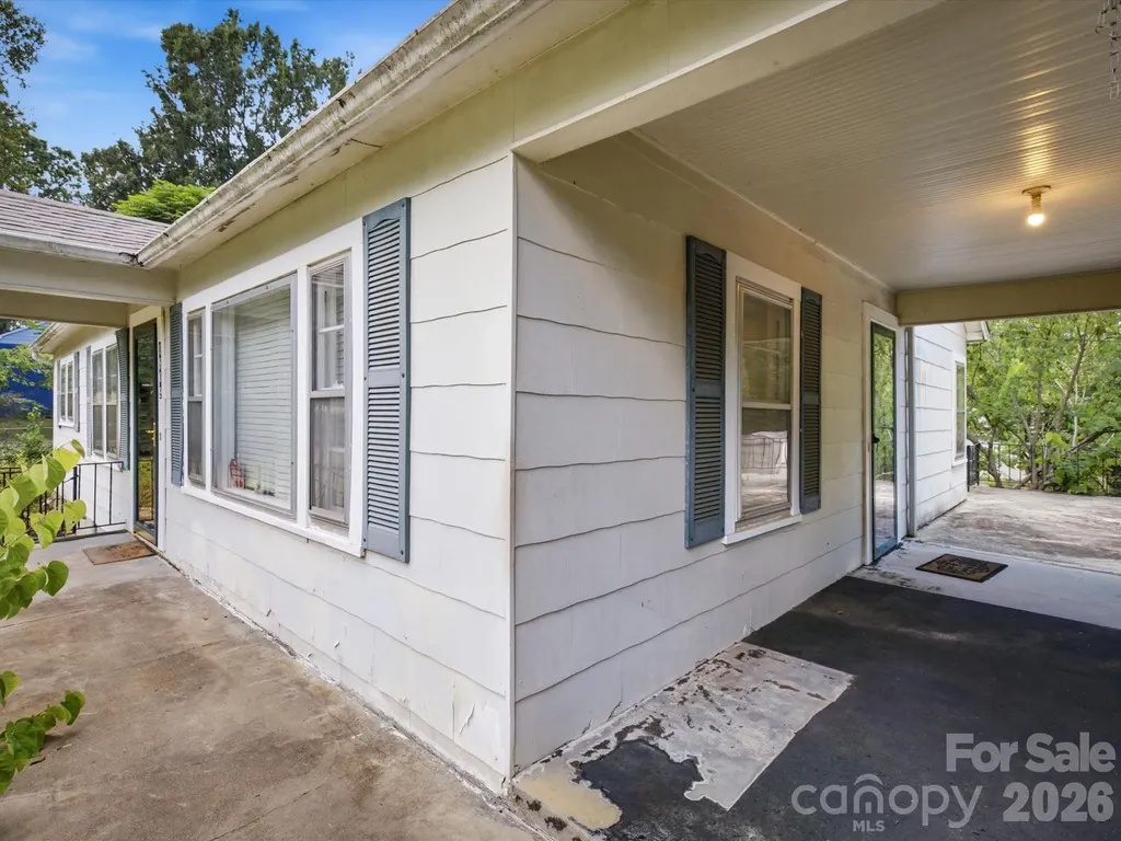 1809 Drexel Road Valdese NC 28690