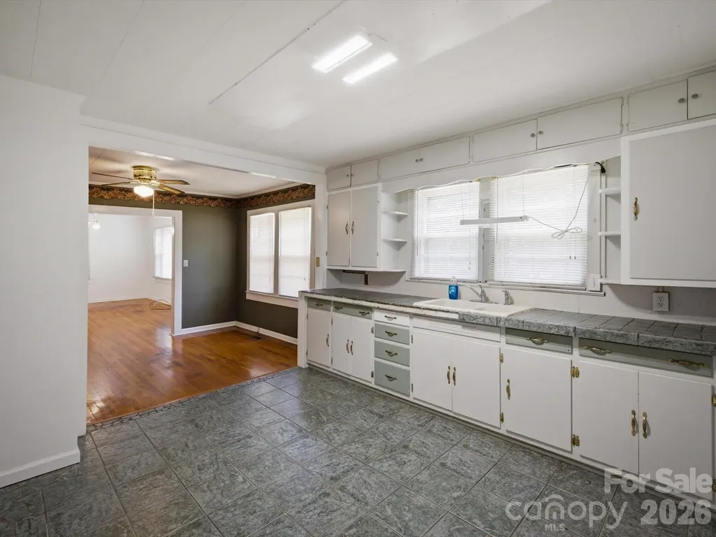 1809 Drexel Road Valdese NC 28690