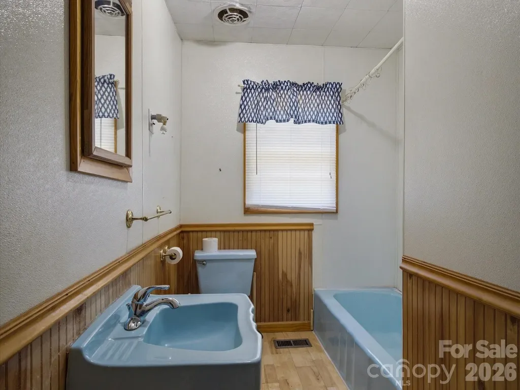 1809 Drexel Road Valdese NC 28690