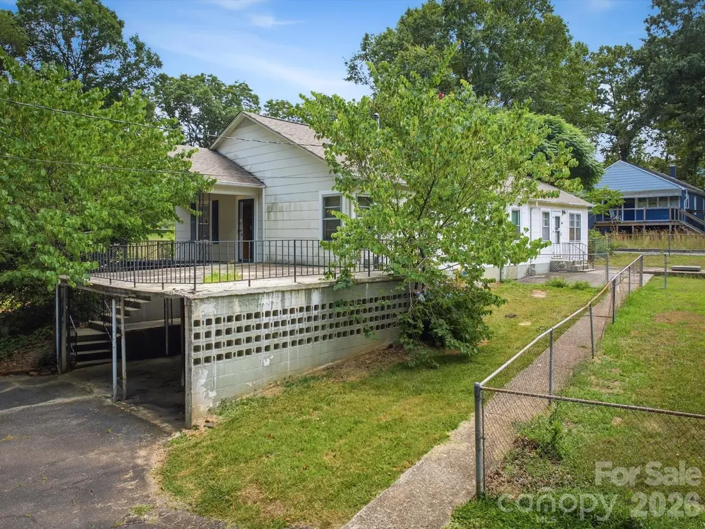 1809 Drexel Road Valdese NC 28690