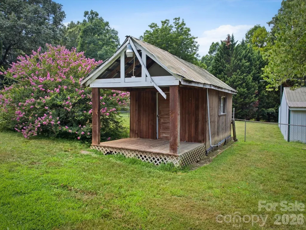 1809 Drexel Road Valdese NC 28690