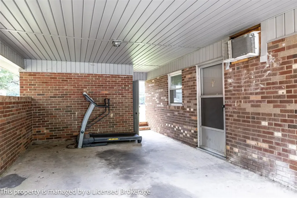 219 Roslyn Drive Troy NC 27371