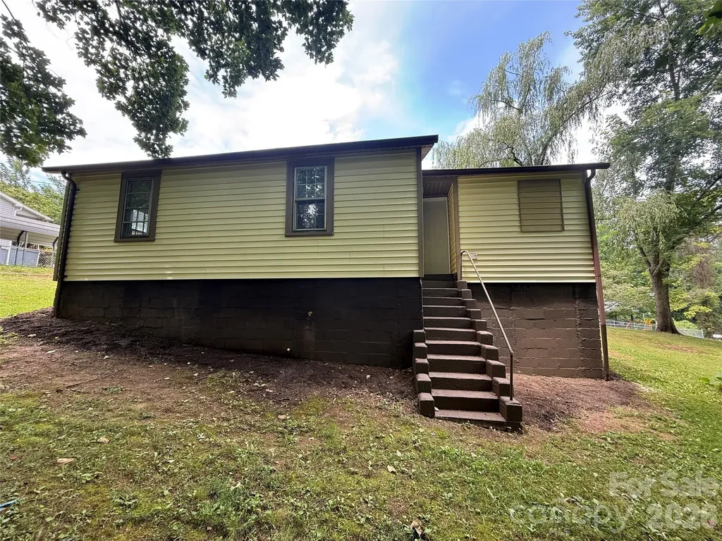 276 Kathy Street Marion NC 28752