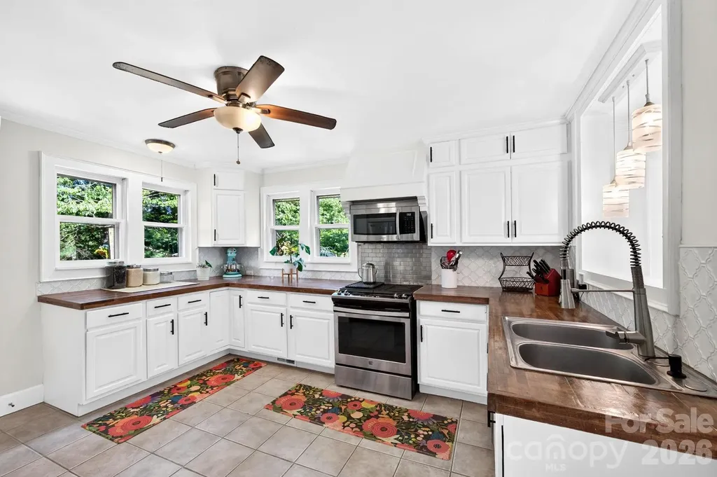 29 Chance Cove Lane Asheville NC 28806