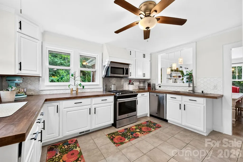 29 Chance Cove Lane Asheville NC 28806