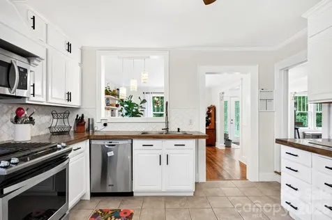 29 Chance Cove Lane Asheville NC 28806