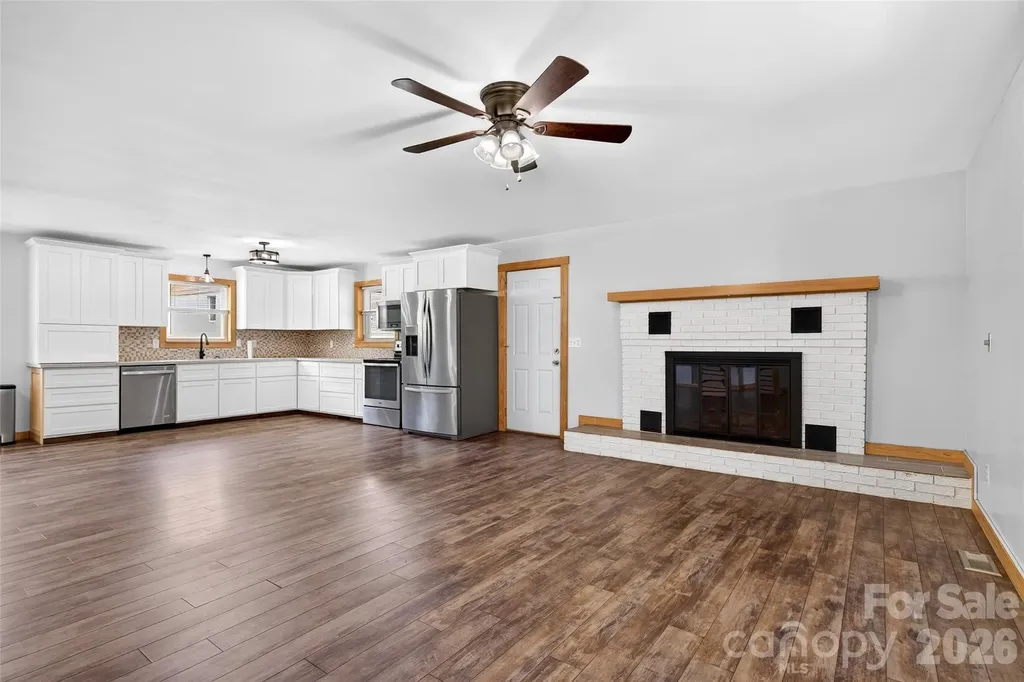 5882 Harmony Grove Road Nebo NC 28761