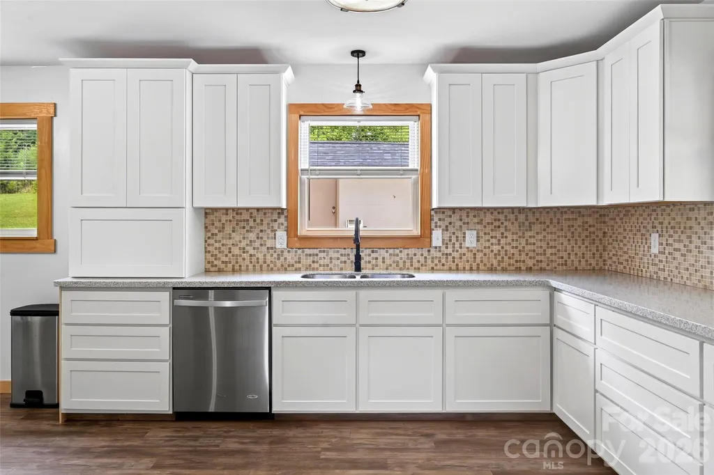 5882 Harmony Grove Road Nebo NC 28761