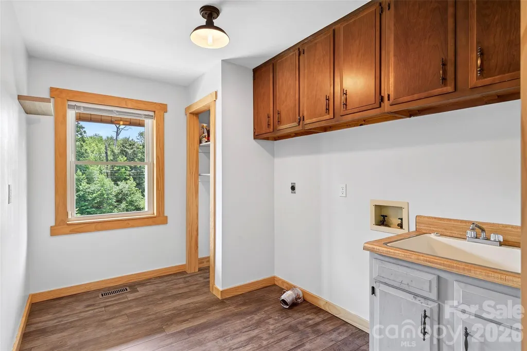 5882 Harmony Grove Road Nebo NC 28761