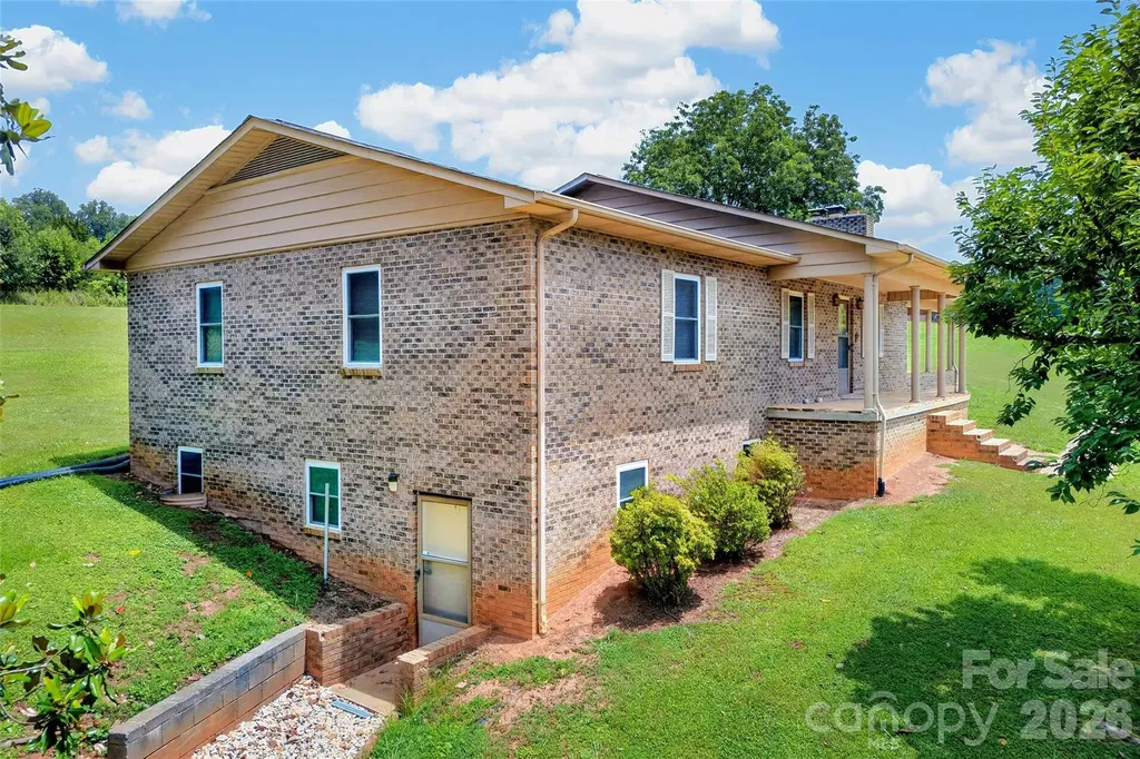 5882 Harmony Grove Road Nebo NC 28761