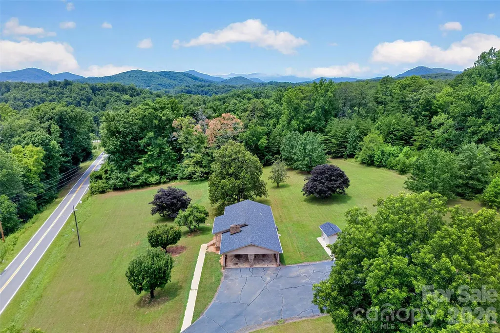 5882 Harmony Grove Road Nebo NC 28761