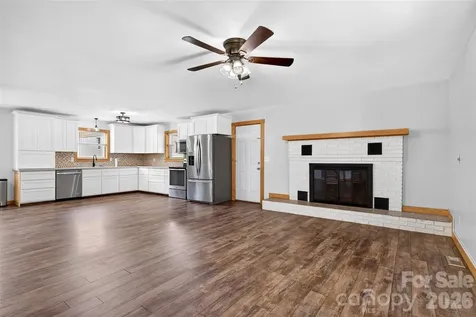 5882 Harmony Grove Road Nebo NC 28761