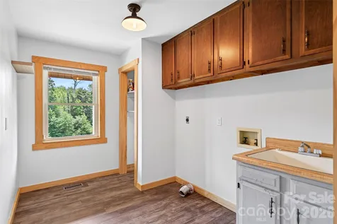 5882 Harmony Grove Road Nebo NC 28761