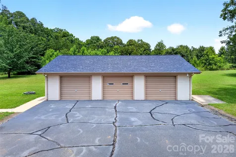 5882 Harmony Grove Road Nebo NC 28761