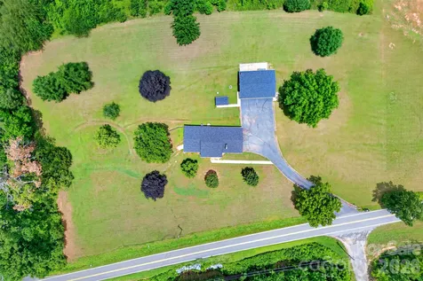 5882 Harmony Grove Road Nebo NC 28761