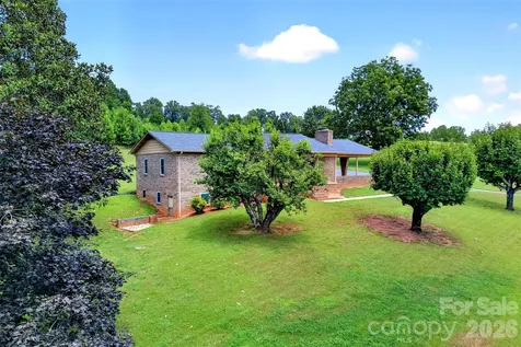 5882 Harmony Grove Road Nebo NC 28761
