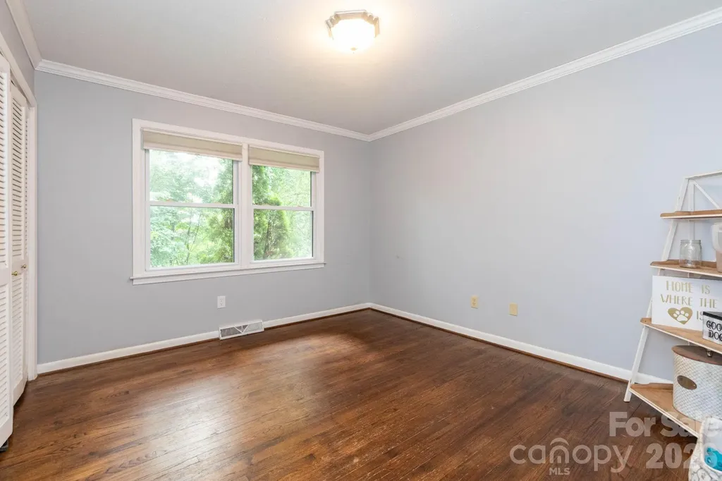 936 Toxaway Drive Hendersonville NC 28791