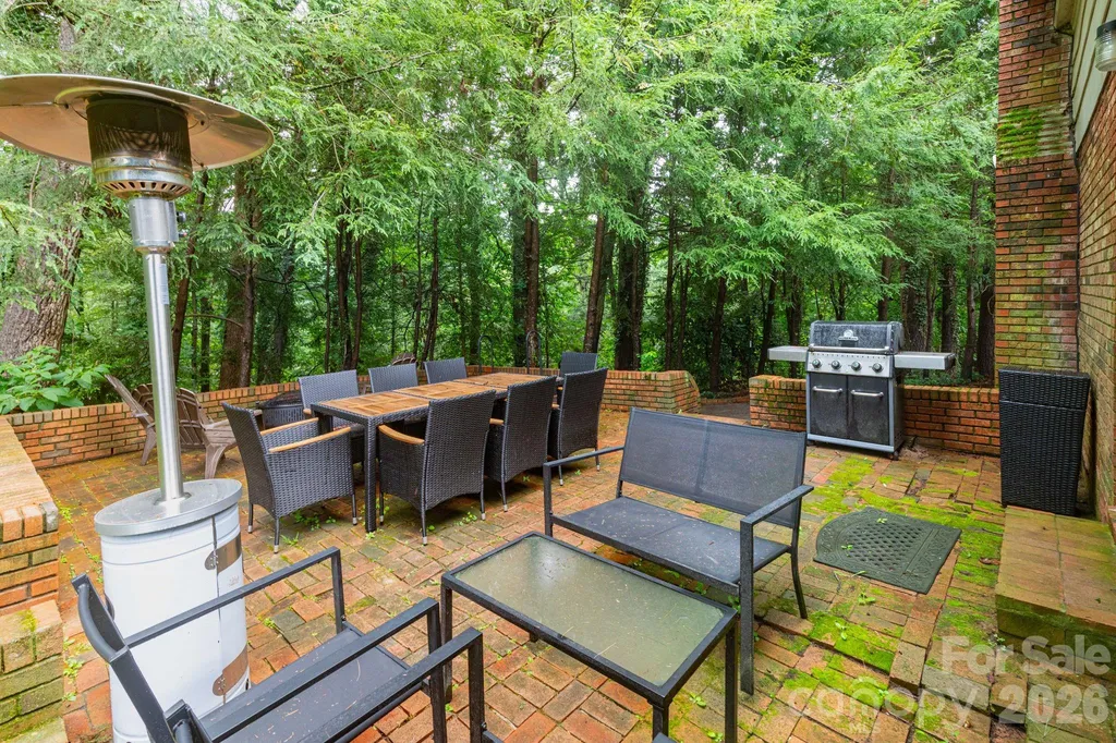 936 Toxaway Drive Hendersonville NC 28791