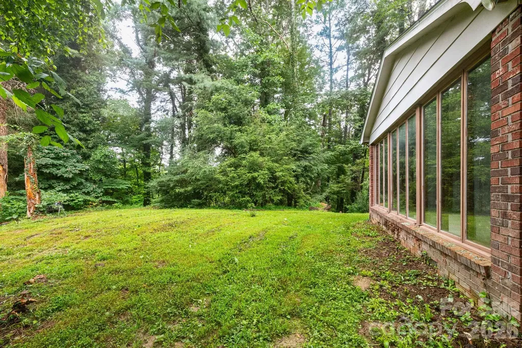 936 Toxaway Drive Hendersonville NC 28791